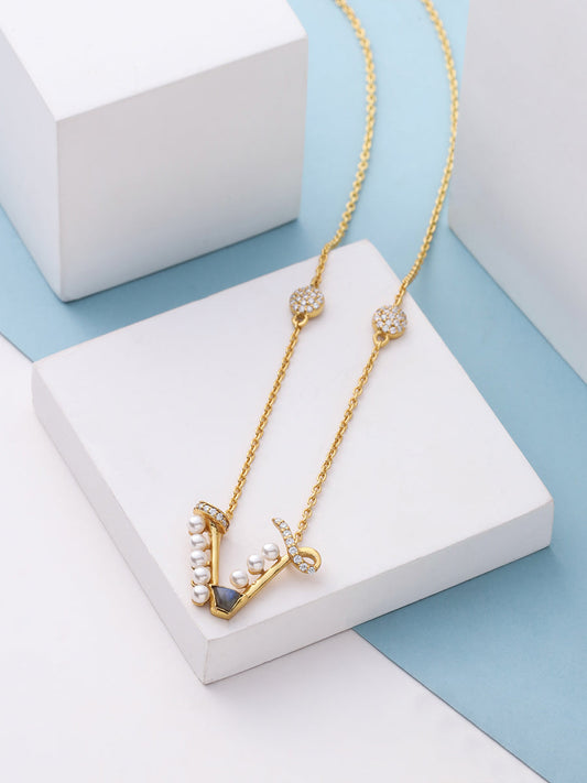Labradorite Pearl Gold-plated Charming 'V' Alphabet 925 Sterling Silver Pendant For Women