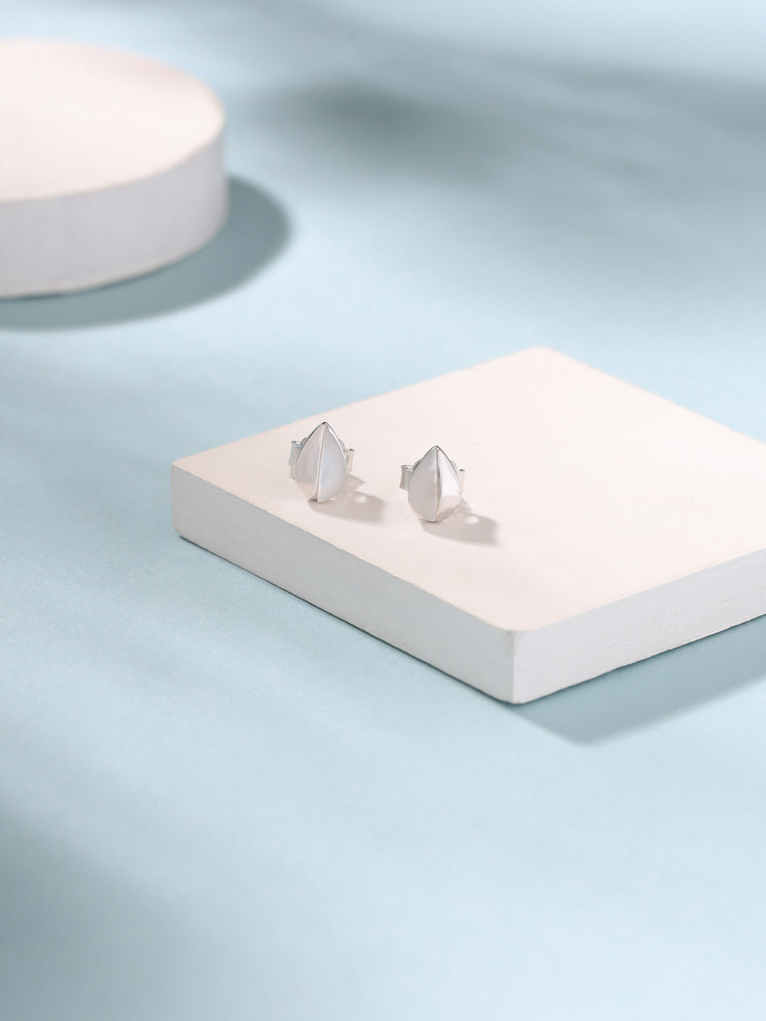 Mother of Pearl Silver Pear-Shaped Syra 925 Sterling Silver Stud Earrings For Women